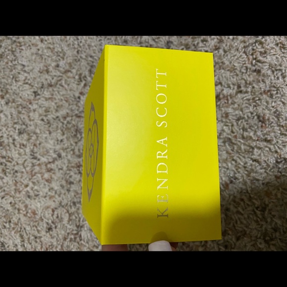 Gift Bag & Box - Picture 4 of 4